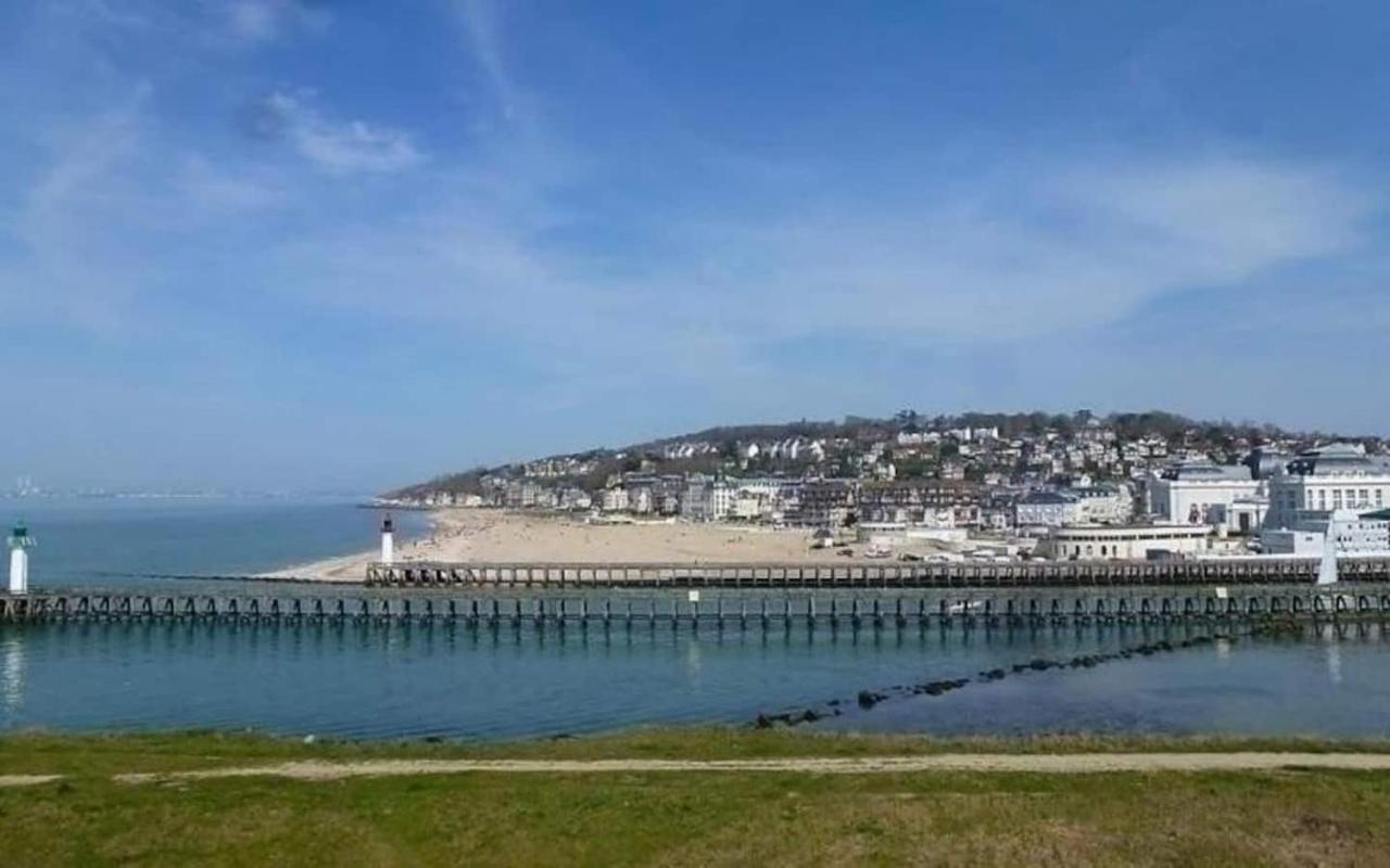 Studio Magnifique Vue Mer, Port-Deauville, Proche Plage, Centre-Ville Et Casino Exterior foto